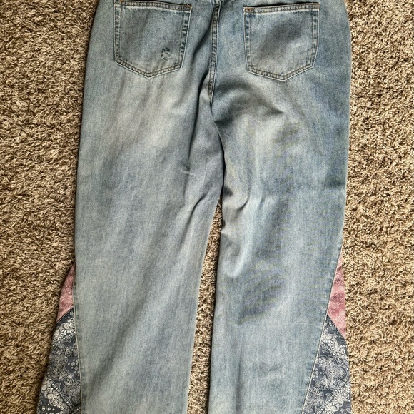 Easel “I Got A Feeling” Women’s Patchwork Bellbottom Faded Blue Jeans Size Large - Picture 3 of 9